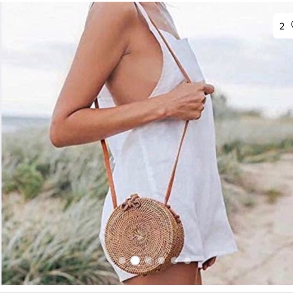 SAVANNA Hand Woven Design bag. Color natural
